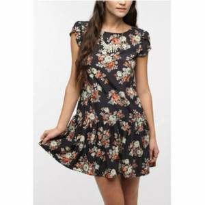 Anthro Pins and Needle Floral Tulip Sleeve Dress